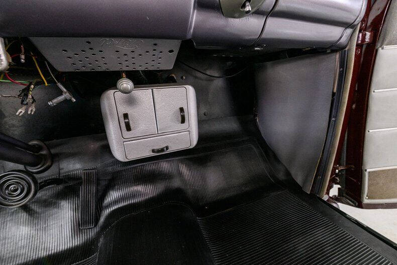 1946 Ford Super Deluxe