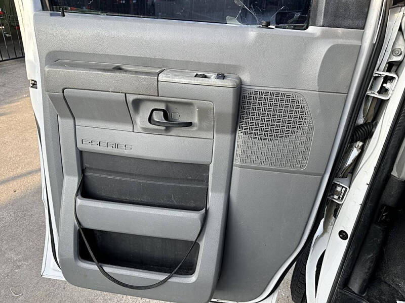 2009 Ford E-Series E-250