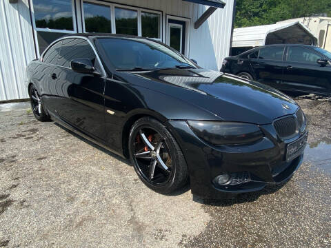 2011 BMW 3 Series for sale at Monroe Auto's, LLC in Parsons TN