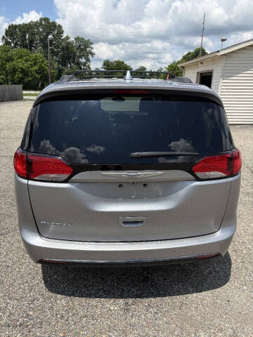 2017 Chrysler Pacifica Touring Plus