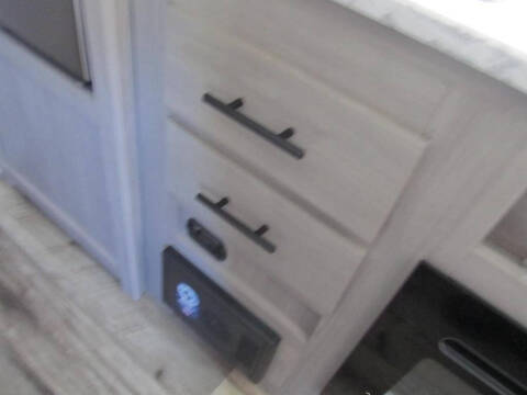 2024 Coleman CM17r24