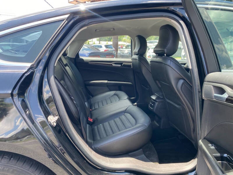 2016 Ford Fusion SE