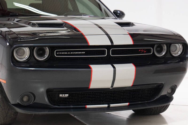 2018 Dodge Challenger R/T photo 10