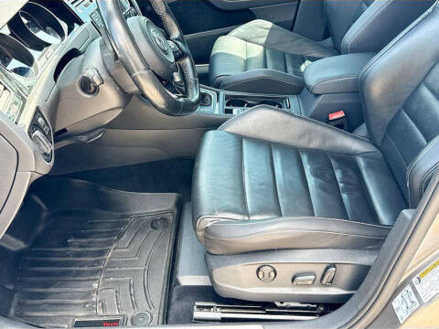 2017 Volkswagen Golf R 4Motion
