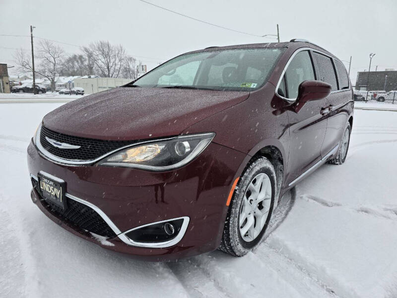 2017 Chrysler Pacifica for sale at METRO CITY AUTO GROUP LLC in Lincoln Park MI