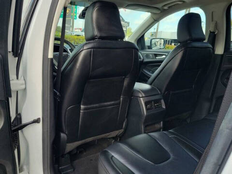 2022 Ford Edge Titanium