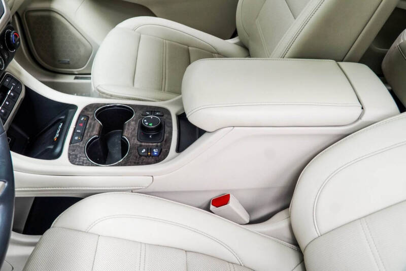 2022 GMC Acadia Denali