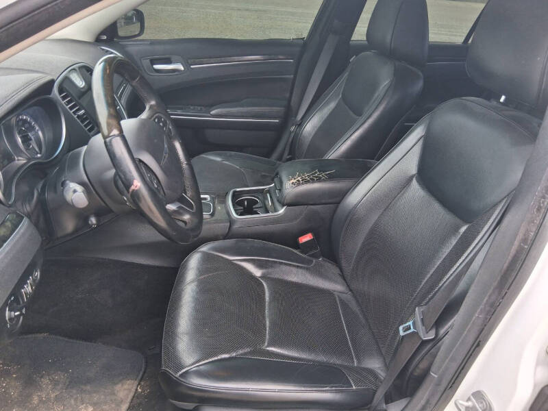 2016 Chrysler 300 C