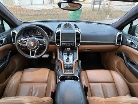 2016 Porsche Cayenne GTS