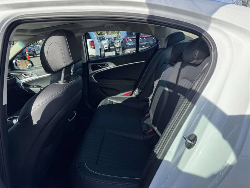 2026 Genesis G70 2.5T Prestige