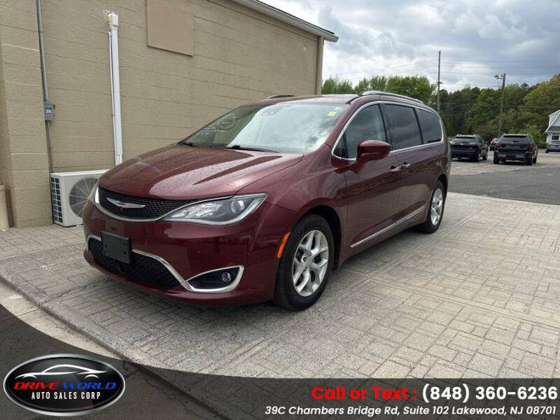 2017 Chrysler Pacifica Touring-L Plus