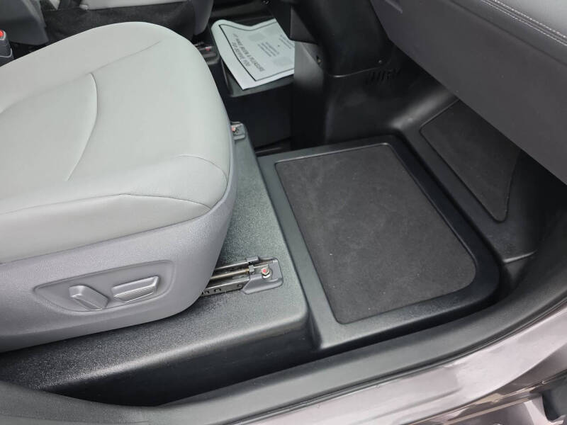 2021 Toyota Sienna XLE 8-Passenger