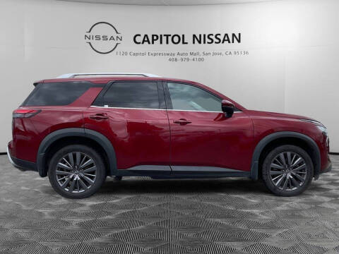 2022 Nissan Pathfinder SL