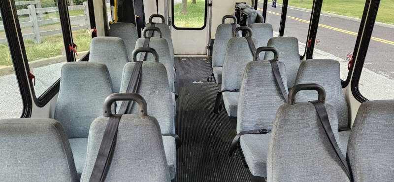 2015 Chevrolet 4500 Shuttle Bus