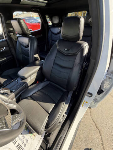 2017 Cadillac XT5 Platinum