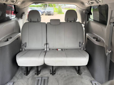 2017 Toyota Sienna XLE 8-Passenger
