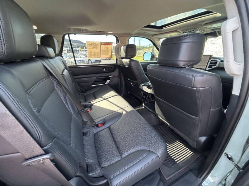 2023 Toyota Sequoia SR5