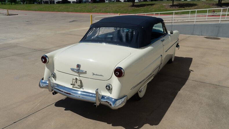 1953 Ford Crestline