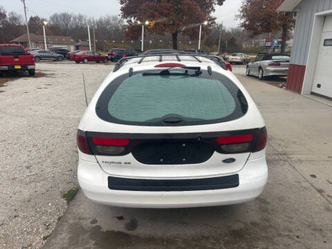 2004 Ford Taurus SE