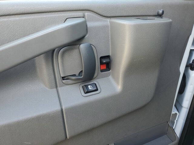 2023 Chevrolet Express 2500