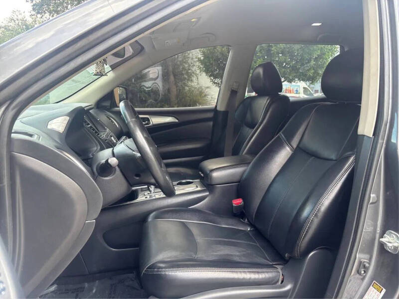 2020 Nissan Pathfinder SL