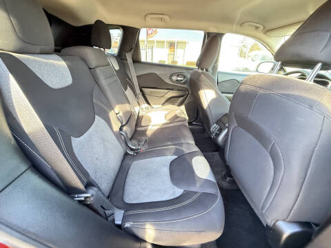 2016 Jeep Cherokee Sport