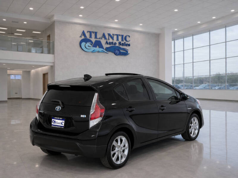 2016 Toyota Prius c Four