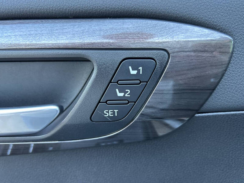 2025 Toyota Highlander Hybrid Platinum