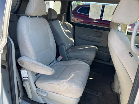 2016 Kia Sedona LX
