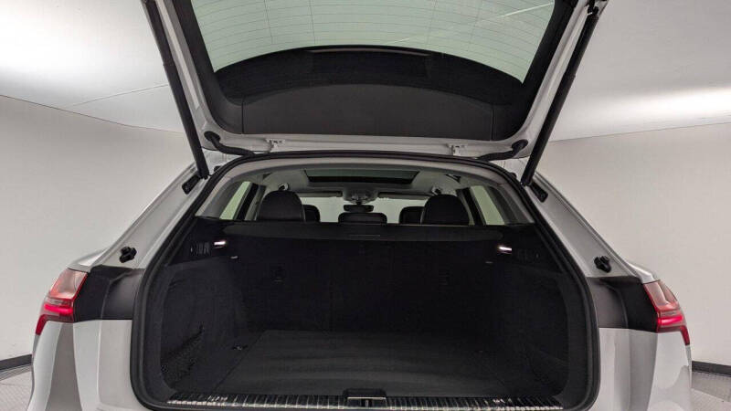 2021 Audi e-tron quattro Premium