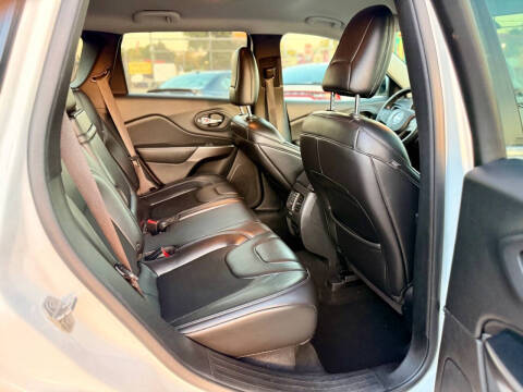 2019 Jeep Cherokee Latitude Plus