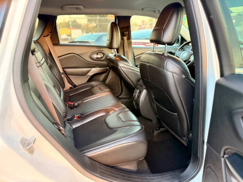 2019 Jeep Cherokee Latitude Plus