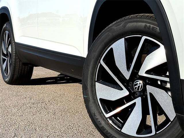 2025 Volkswagen Atlas SE