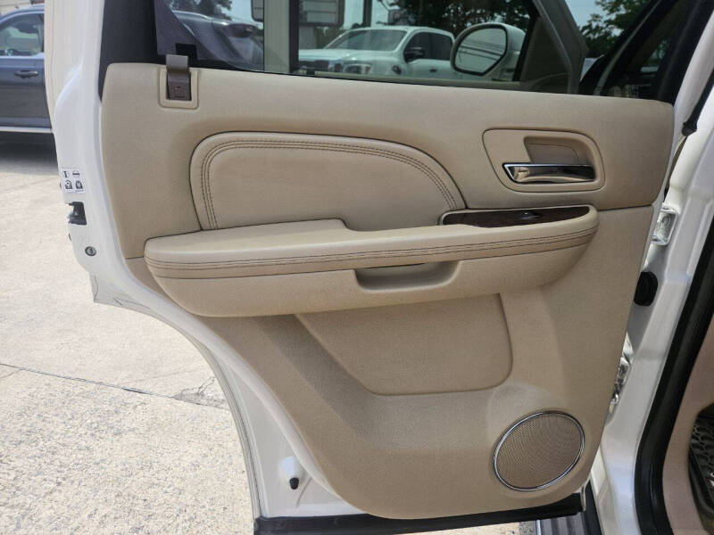 2012 Cadillac Escalade Luxury