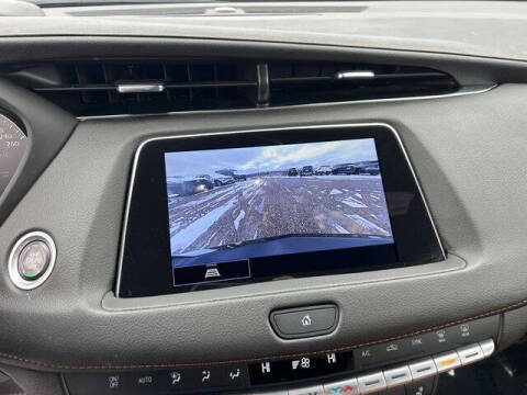 2023 Cadillac XT4 Premium Luxury