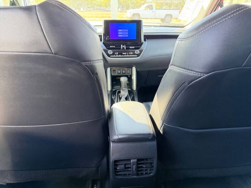 2024 Toyota Corolla Cross XLE