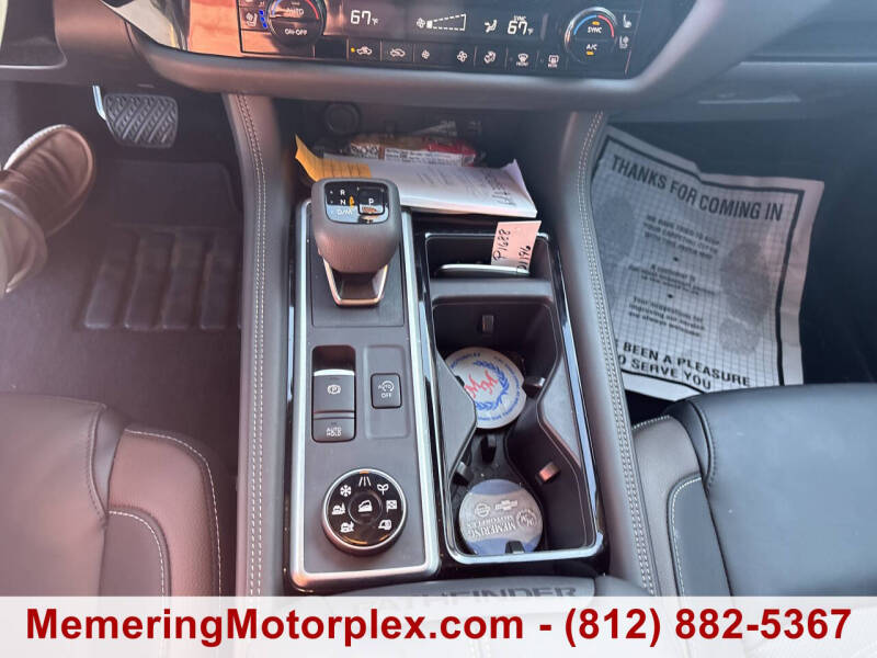 2025 Nissan Pathfinder Platinum