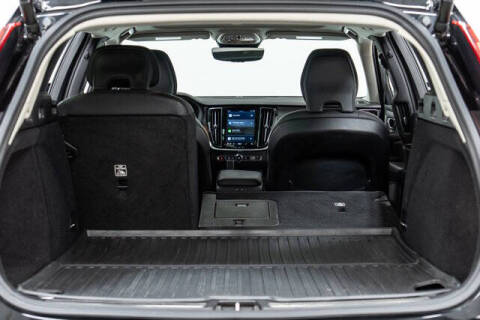 2024 Volvo V60 Cross Country B5 Plus