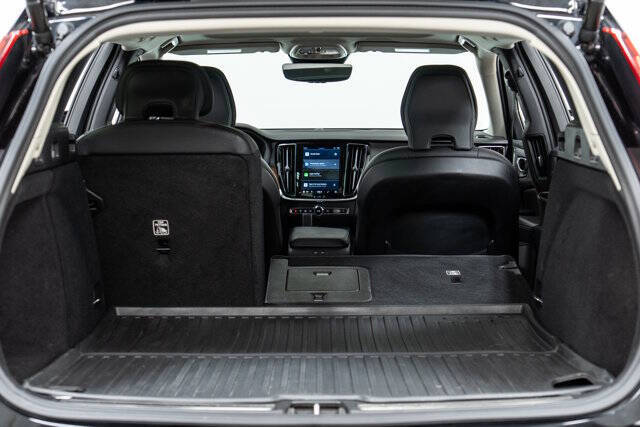 2024 Volvo V60 Cross Country B5 Plus