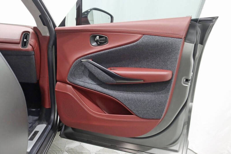 2021 Aston Martin DBX