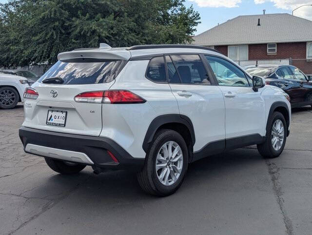 2024 Toyota Corolla Cross LE