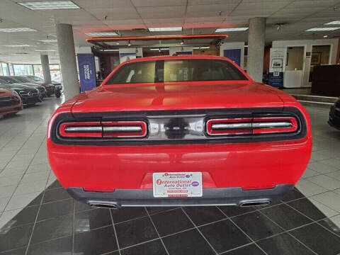 2015 Dodge Challenger SXT