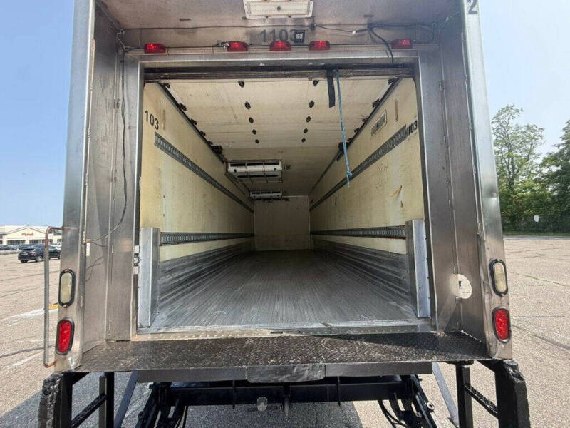 2016 Freightliner M2 106