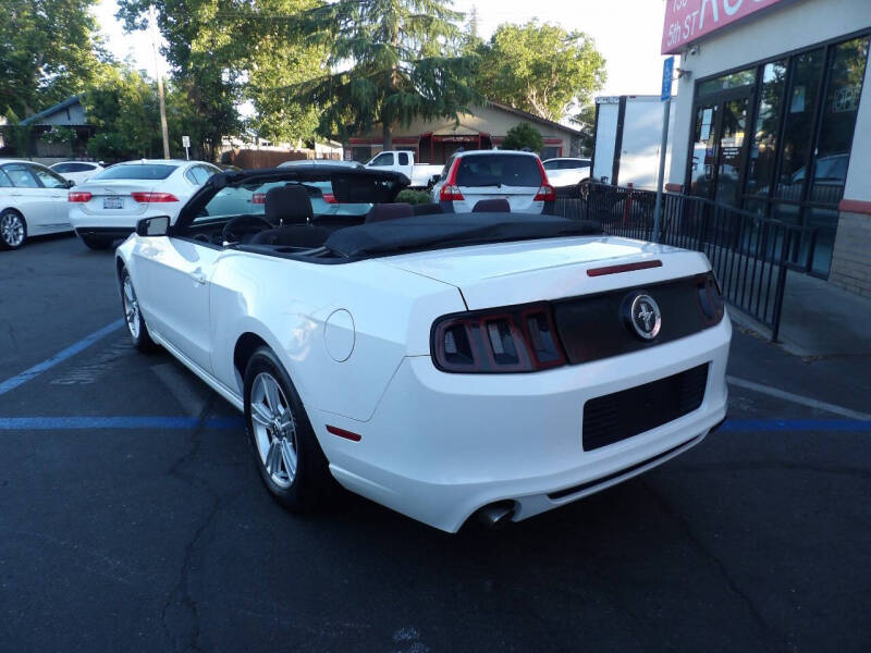 2013 Ford Mustang V6