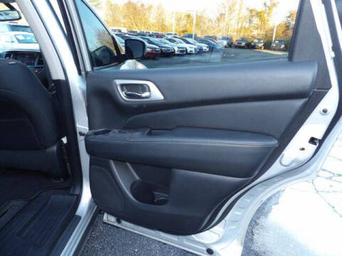 2020 Nissan Pathfinder SV