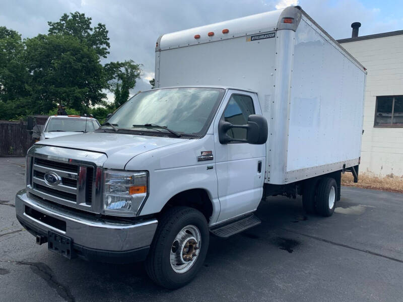2012 Ford E-Series Chassis E-350 SD