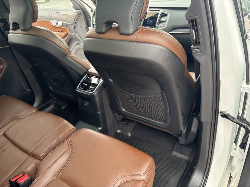 2024 Volvo XC90 Recharge T8 Ultimate Bright Theme 7P