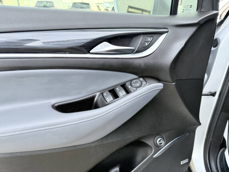 2020 Buick Enclave Essence