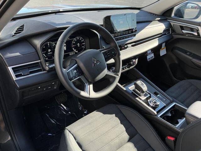 2025 Mitsubishi Outlander PHEV SE