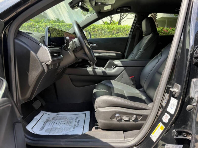 2024 Cadillac XT4 Premium Luxury